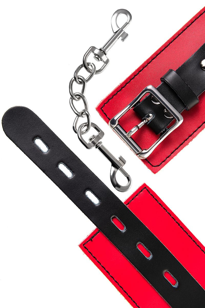 Красно-черные оковы на ноги из кожи — изображение 11