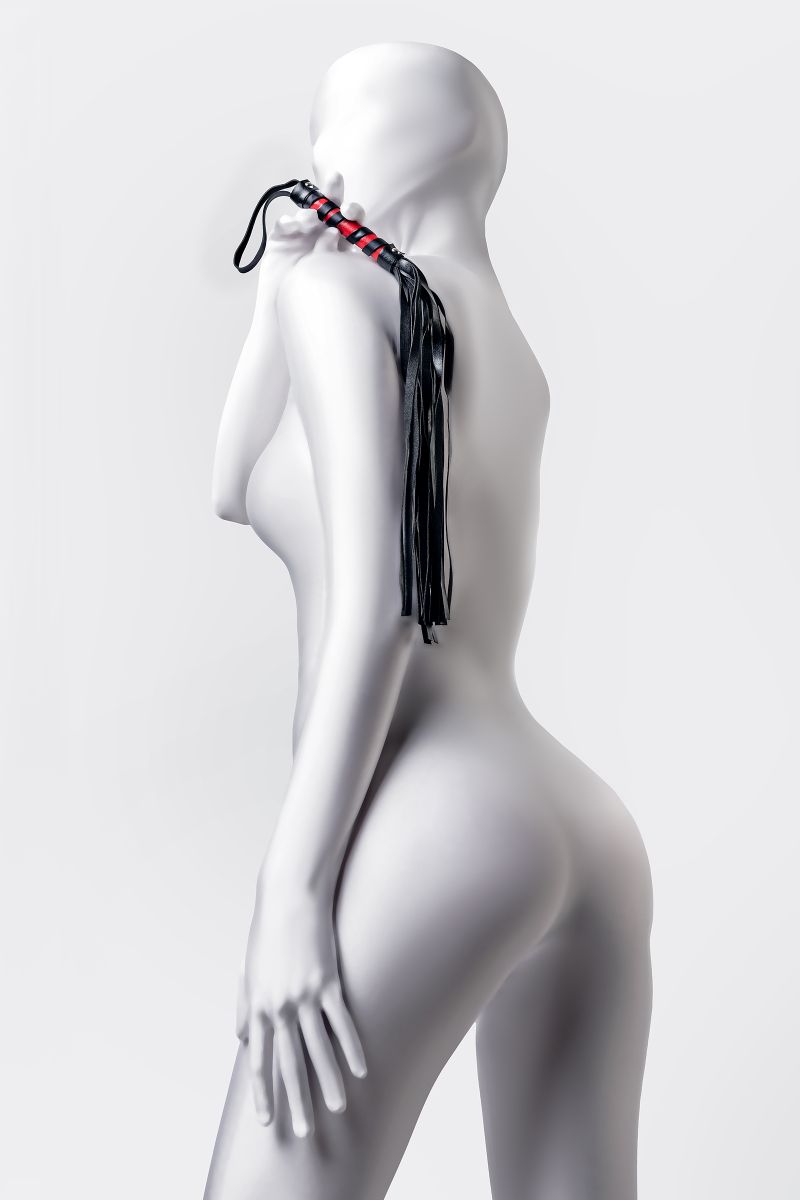 Черно-красный флоггер Anonymo - 45 см. — изображение 3