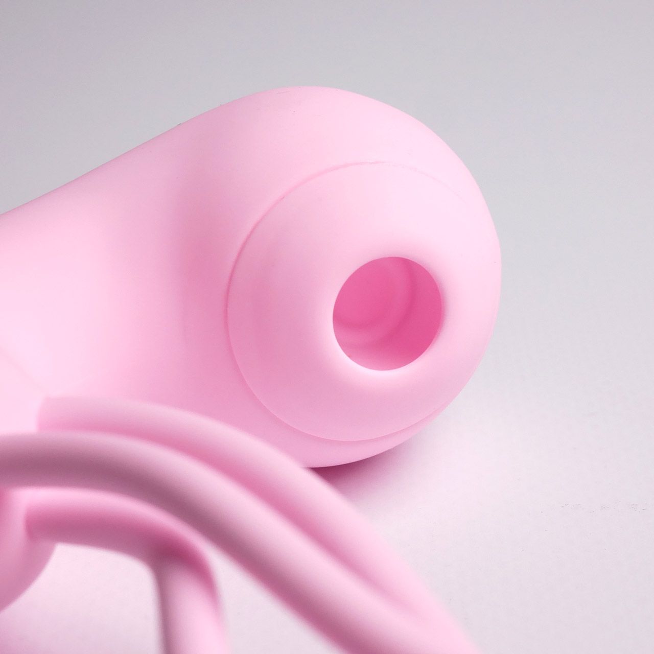 Розовый вакуумный стимулятор клитора с вагинальными виброшариками — изображение 5