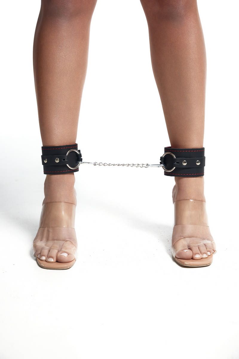 Черно-красные кожаные оковы — изображение 4