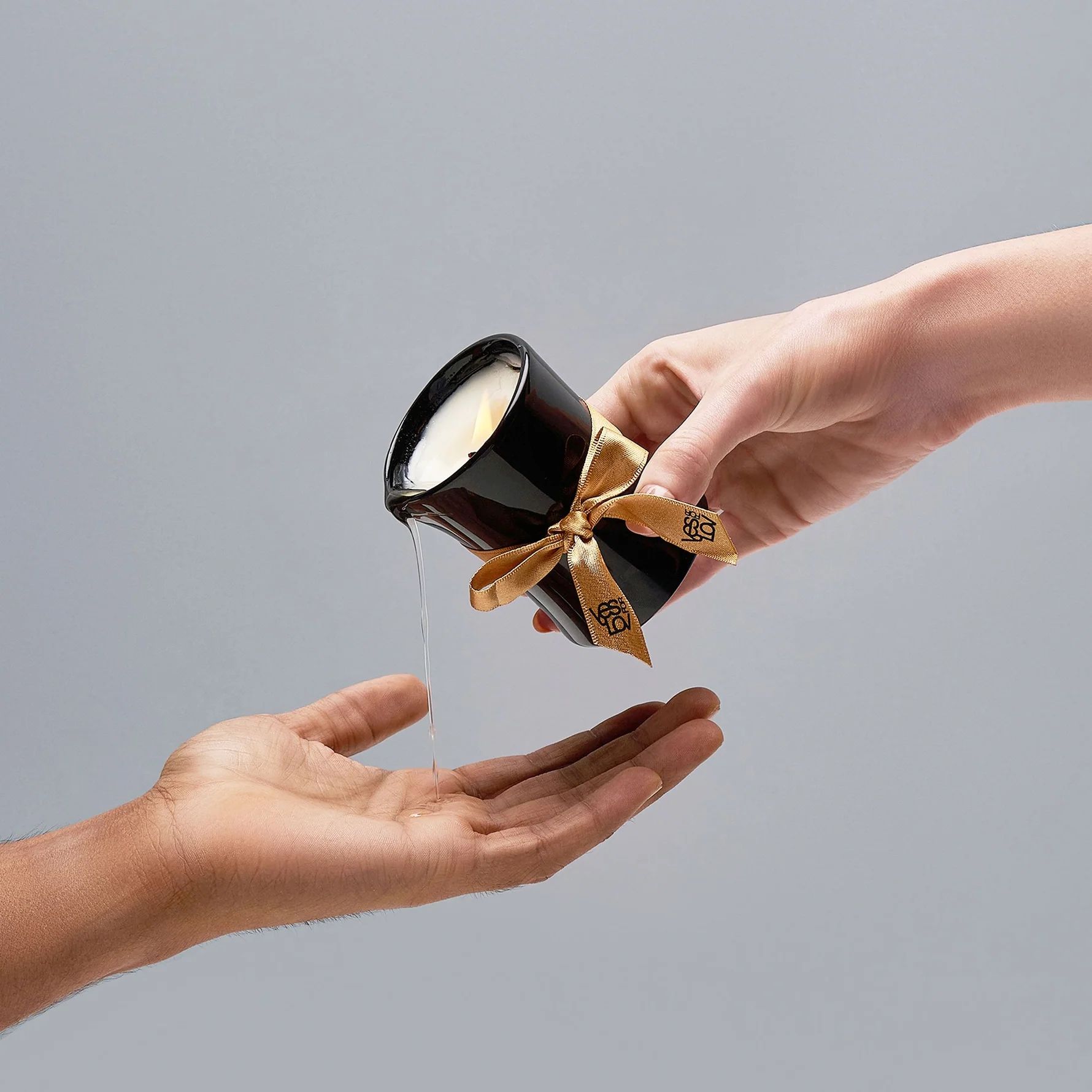 Массажная аромасвеча Massage Candle With Bewitching Scent — изображение 4